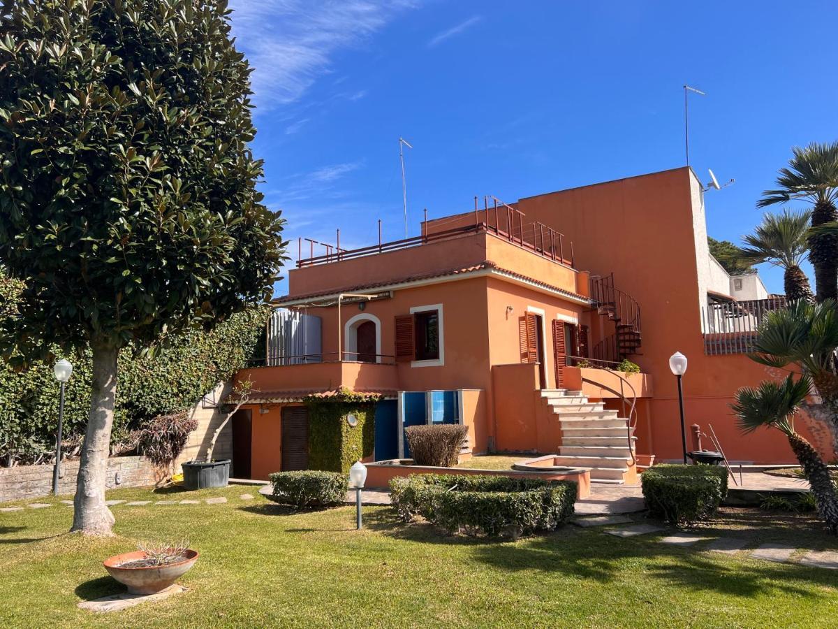 Palazzo Moresco Hotel Santa Marinella Exterior photo